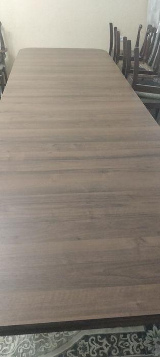 Продается стол и стулья и чехлы