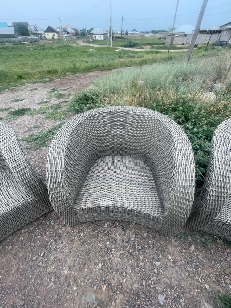 Диван и кресло  бу хорош сос