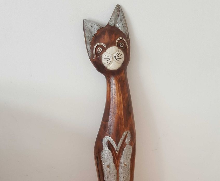 Скулптура от дърво - котка