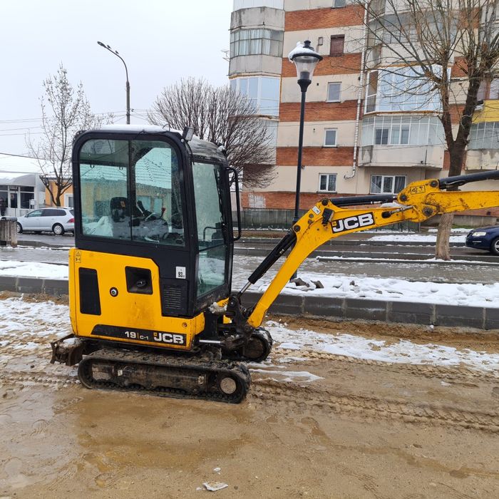 Vând miniexcavator   JCB 19C1