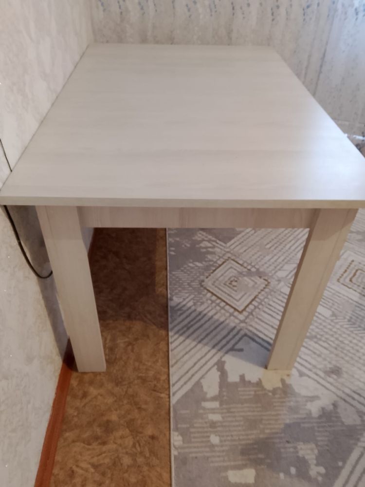 Продам стол новый не использованный