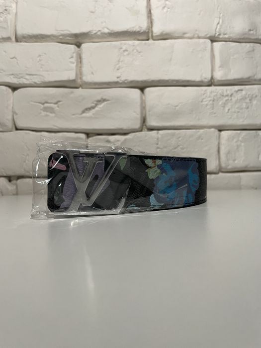 Curea Louis Vuitton Black Floral Edition cu cataramă LV metalică