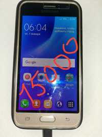 Телофон Samsung J1