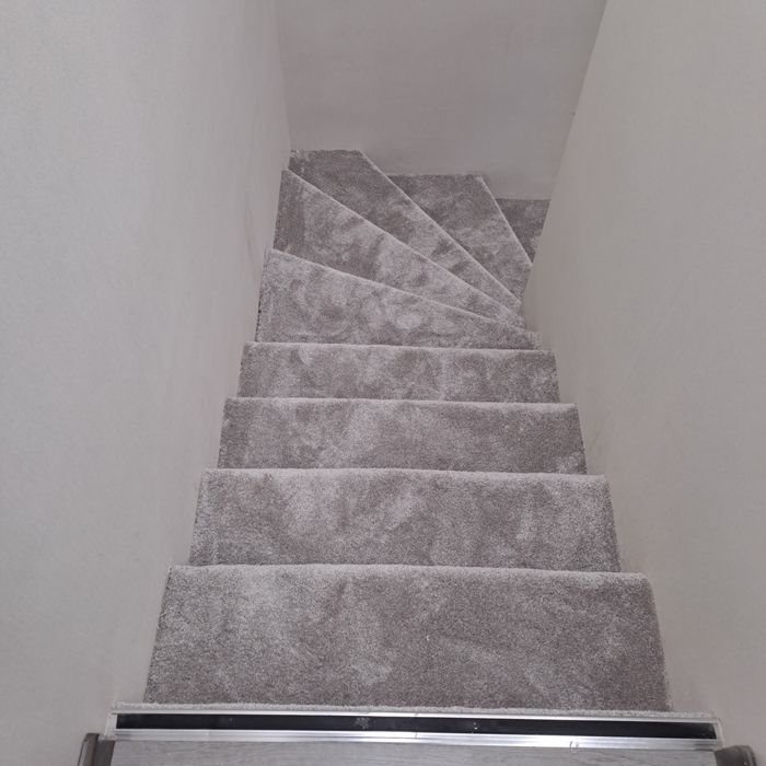 Gilam kesish va tikish