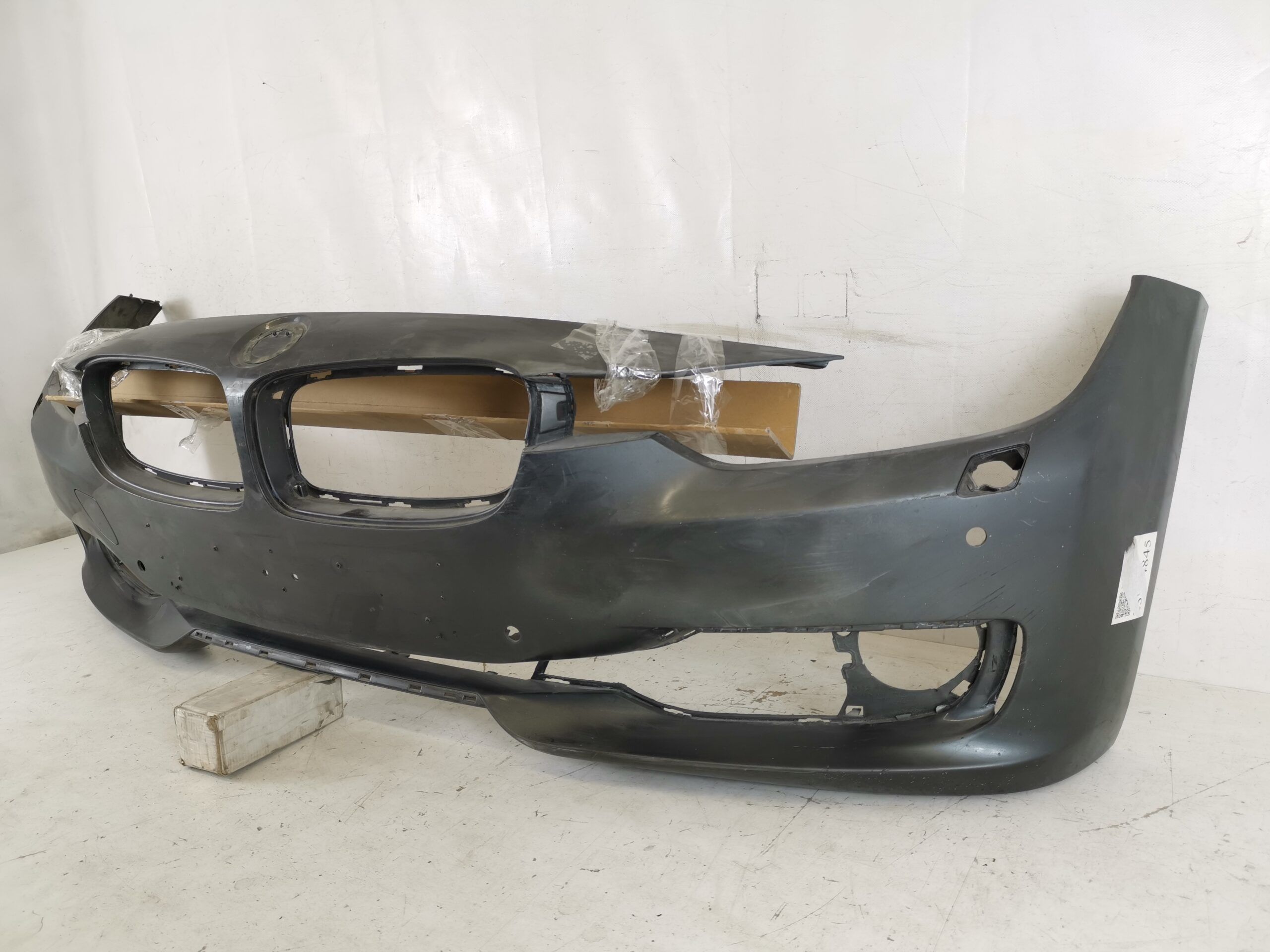Предна броня BMW Серия 3 Ф30 / BMW Seria 3 F30 Оригинална