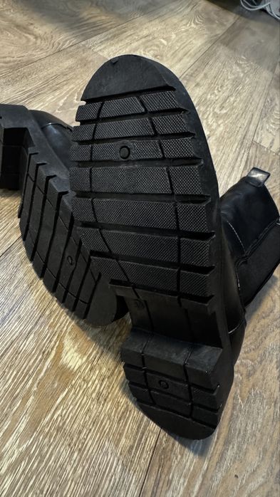 Три чифта нови боти