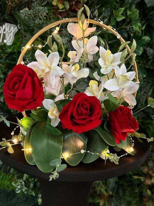 De vanzare -set 30 aranjamente florale artificiale pentru evenimente