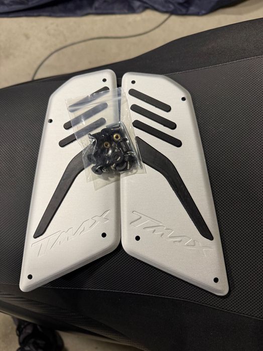 Метални стелки за Yamaha T-max 530