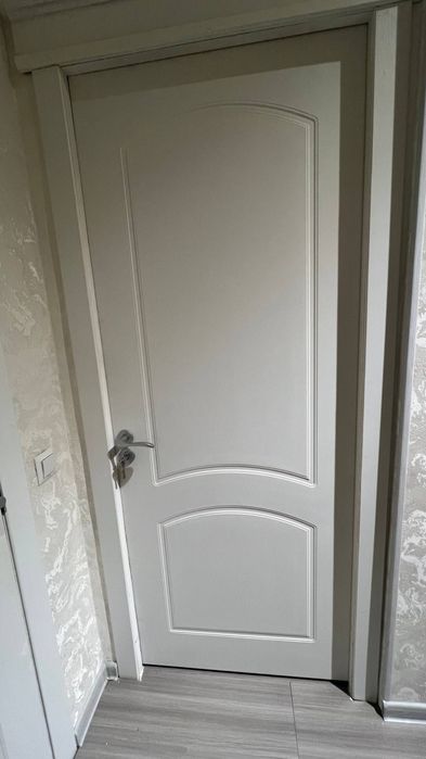 Eshik б/у янги .