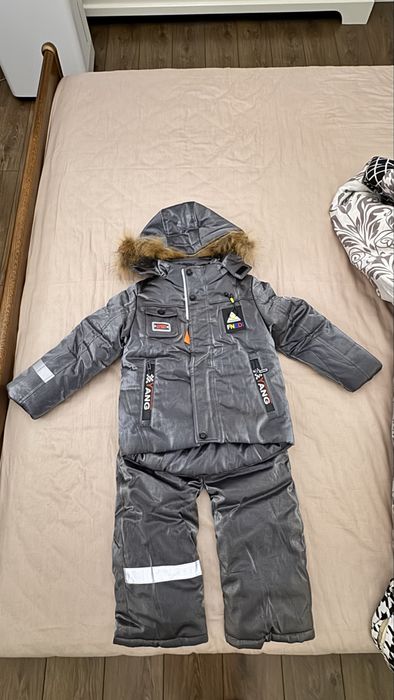 Куртка и полукомбинезон. Рост 86-110 см. Новые. До -30-35