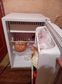 Холодильник      .