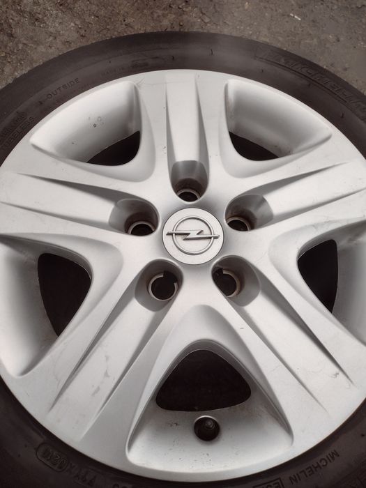 Оригинални 15-5х110 ЕТ43 6j Opel Meriva