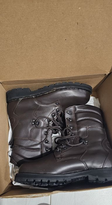 Vand bocanci de iarna / vara