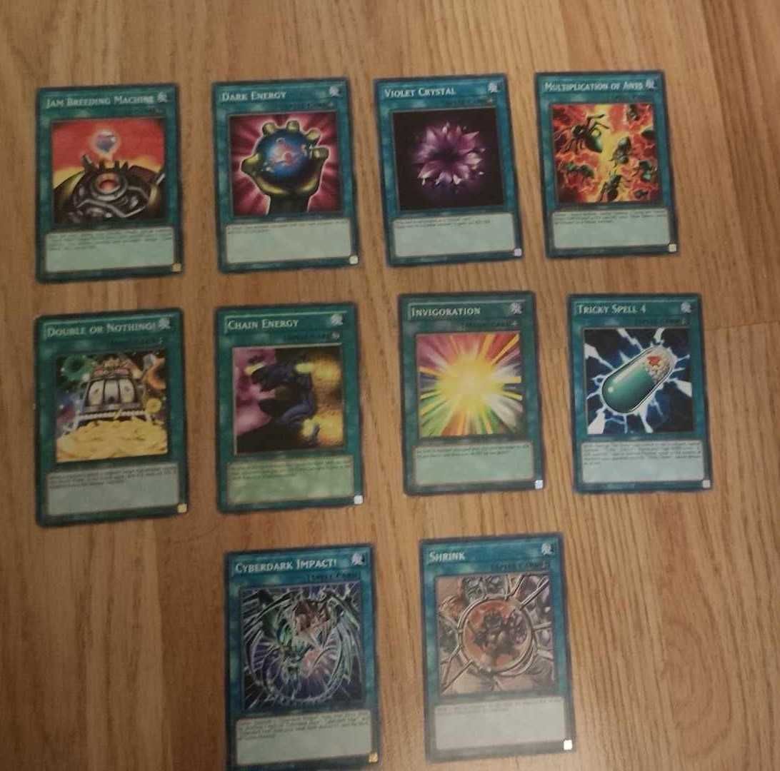 Продавам оригинални old school Yu Gi Oh карти