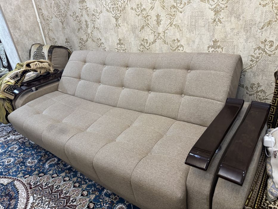 Диван для гостиной комнаты