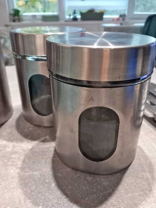 Комплект буркани за съхранение 6 броя с три големини.