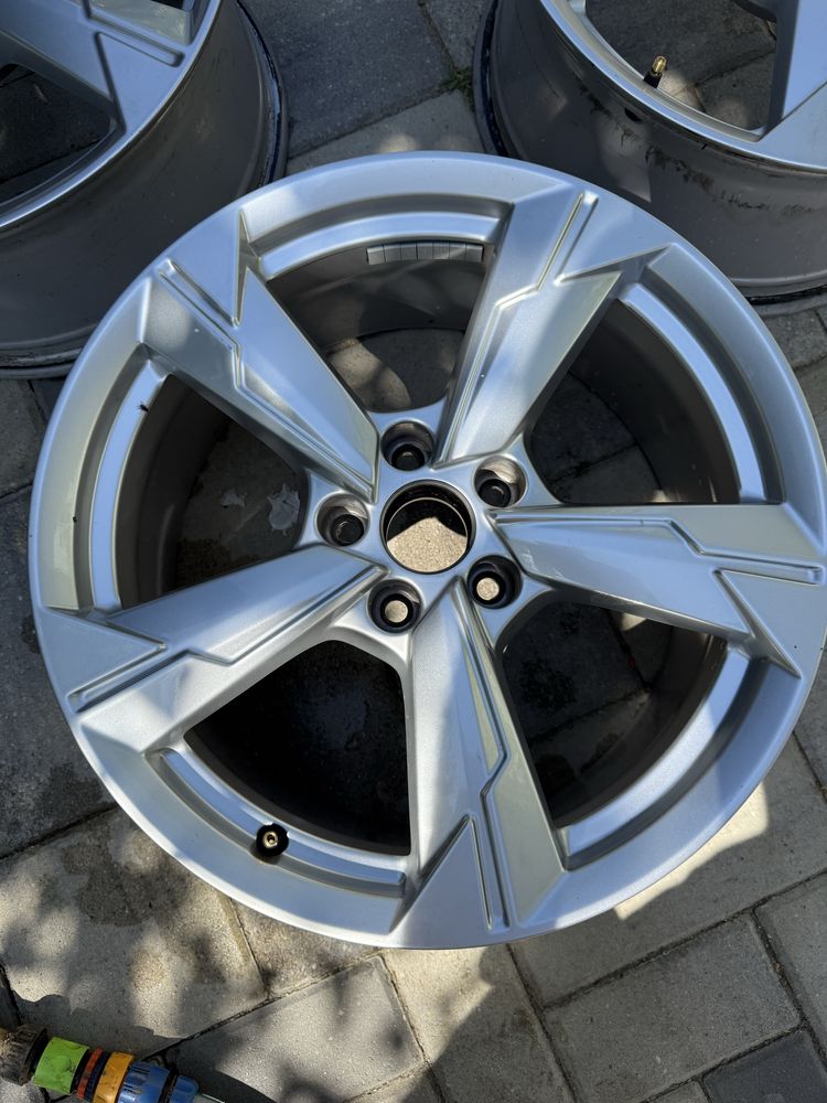 Jante aliaj originale Audi A6 (C8) 18 5x112