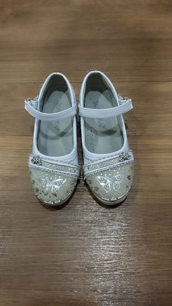Продам туфельки.