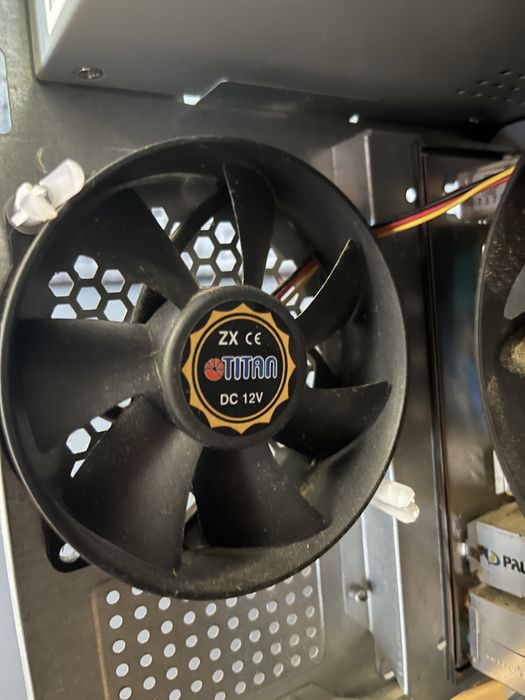 Кутия компютър с части за 50лв