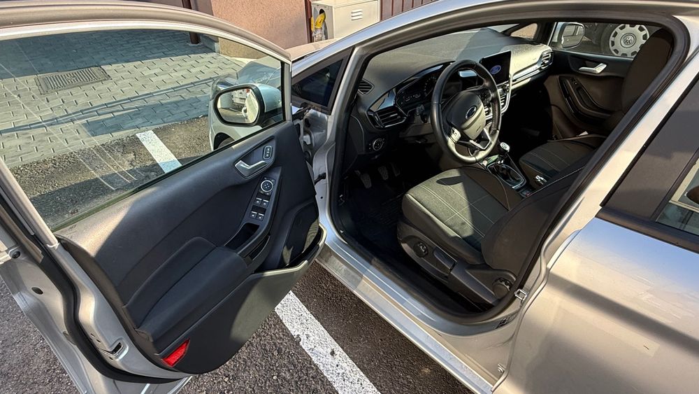 Vând Ford Fiesta