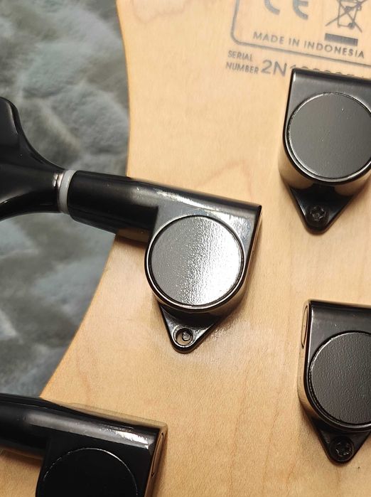 Електрическа бас китара Sire Marcus Miller M7 5String 1st Gen