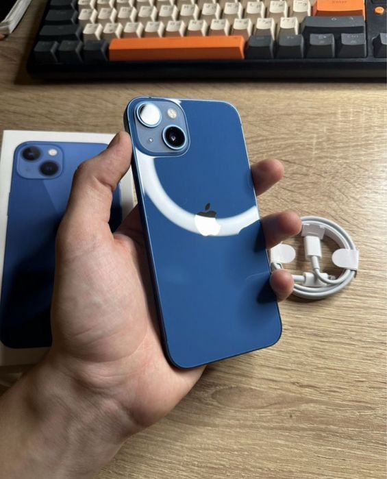 iPhone 13 128Gb с гарантией
