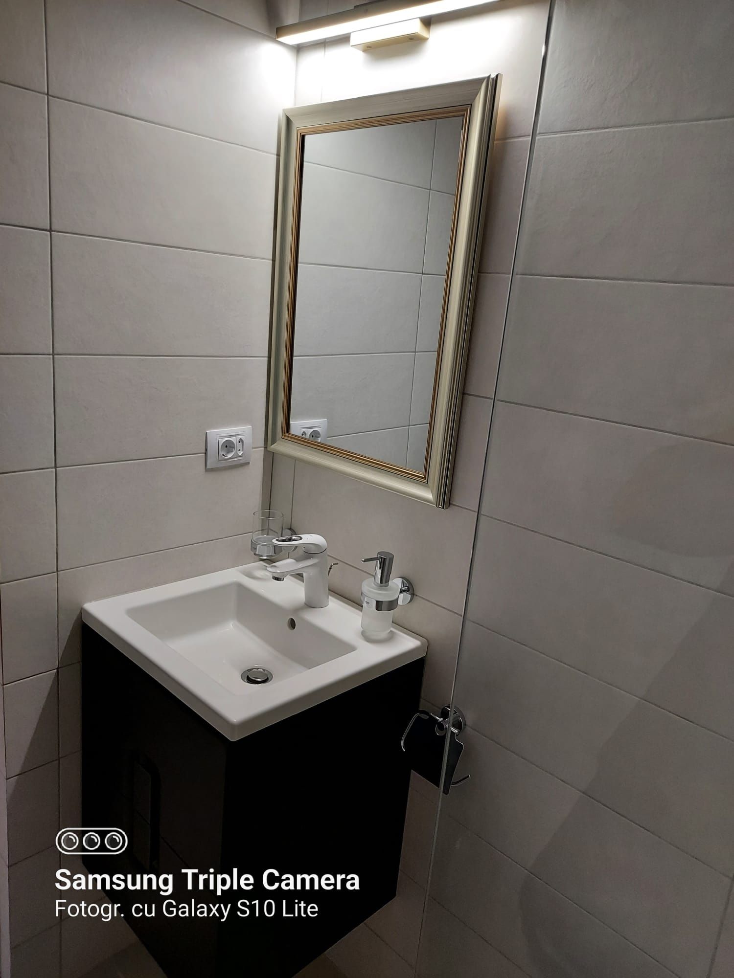 Proprietar închiriez Apartament 1 camera decomandat lux,nou.