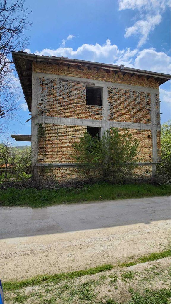 Продава се Къща в с. Долище, Област Варна - 208 кв.м за 433 €/кв.м - Снимка #2