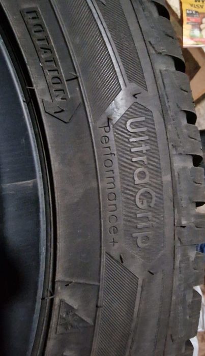 215 55 17 iarnă Goodyear UltraGrip Performance+