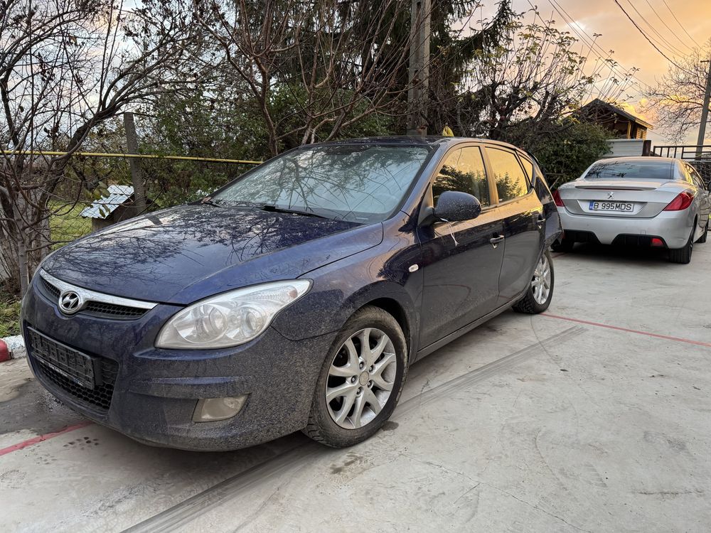 Dezmembrez Hyundai i30 2007-2011 1,6 crdi cod motor D4FB doar 73000km
