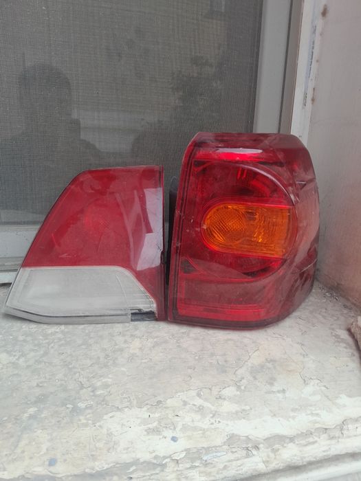 Задний фар ланд крузер 200