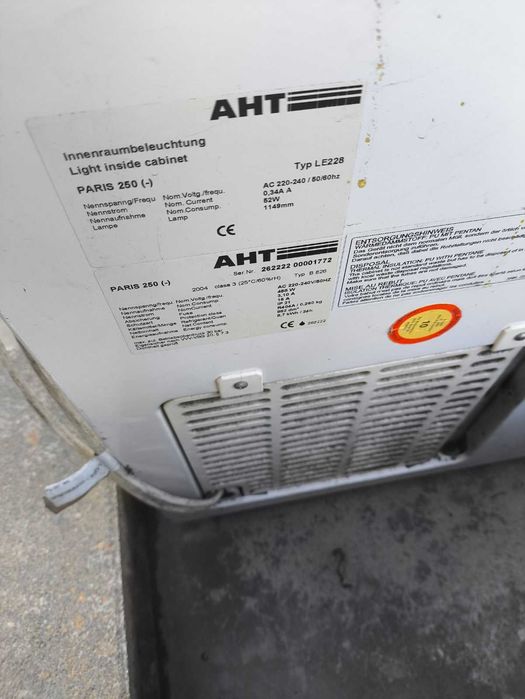 Голям фризер AHT 250 см работи отлично идеален за магазин и заведение