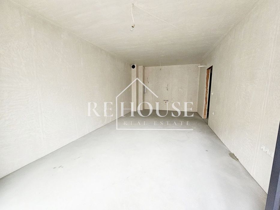 Продава се Двустаен апартамент в Варна, Възраждане 1 - 70 кв.м за 1786 €/кв.м - Снимка #1