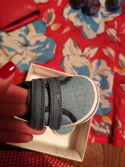Chicco бебешки обувки за момче