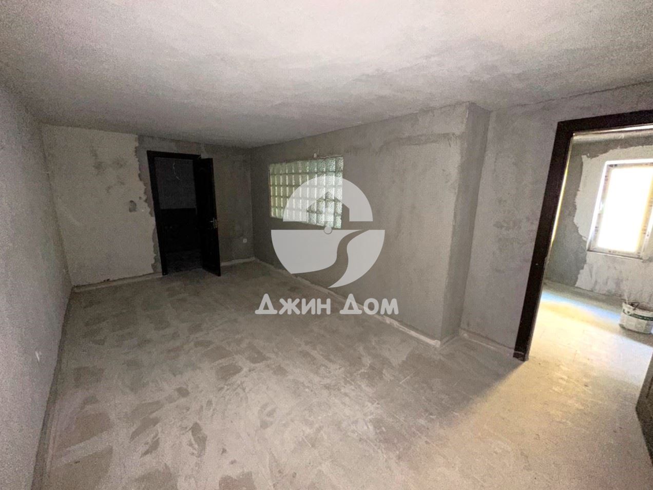 Тристаен апартамент в жилищна сграда с гледка море, гр. Свети Влас