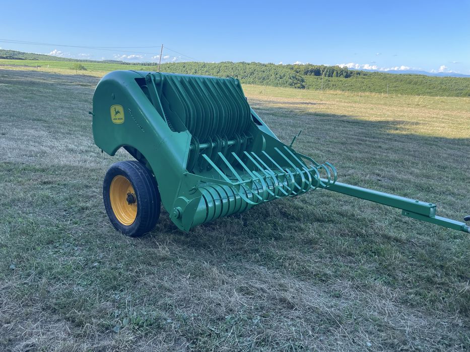 Balotiera mica cu motor propriu pentru zone de Deal sau Munte