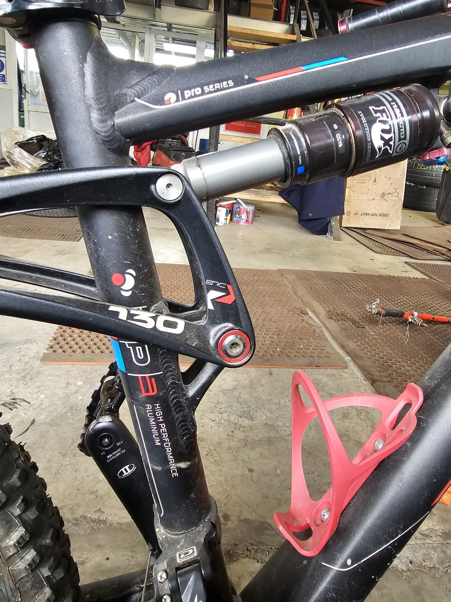 Bicicleta Cube AMS130 full suspension FOX