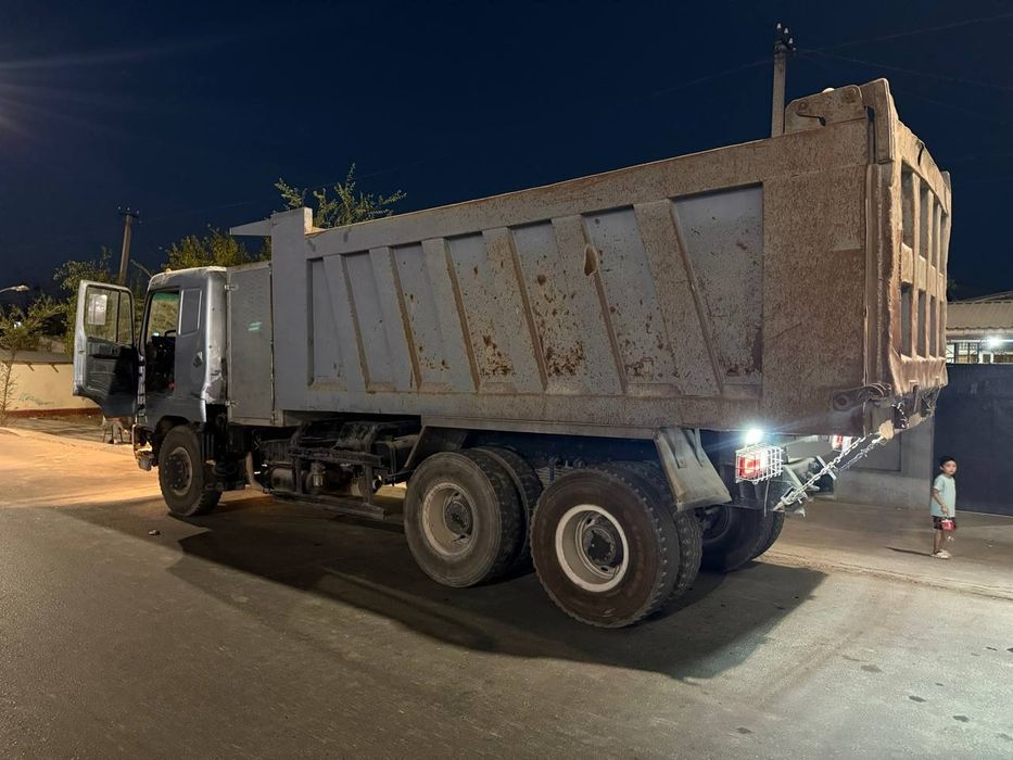 Срочно Сотилади Самосвал САМС 2013 йил

HOWO (SINOTRUK) сам