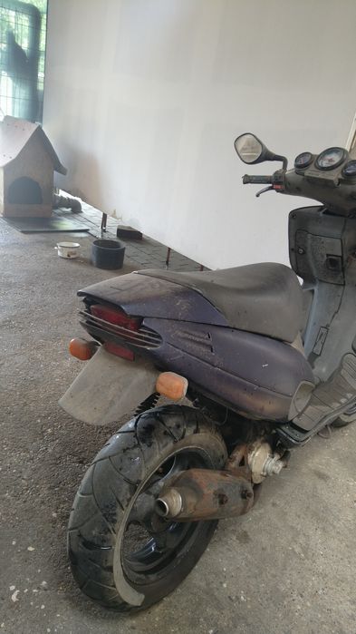 Vind 2 scutere 2500 lei