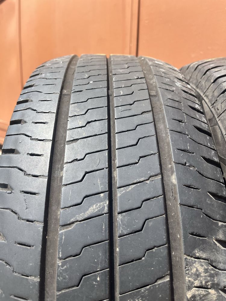 2 бр. летни гуми за бус 235/65/16C Continental DOT 4920/2119 6-6,5 mm