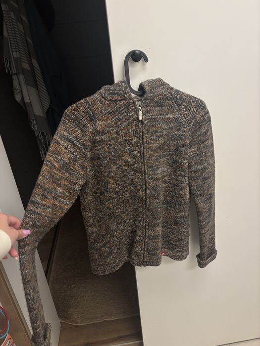 Вълнена жилетка