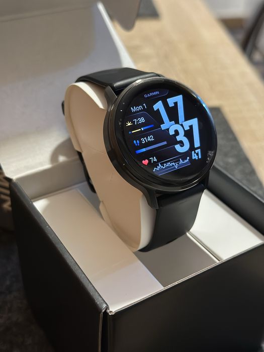 Garmin Venu 4 – 45 mm, în stare excelentă