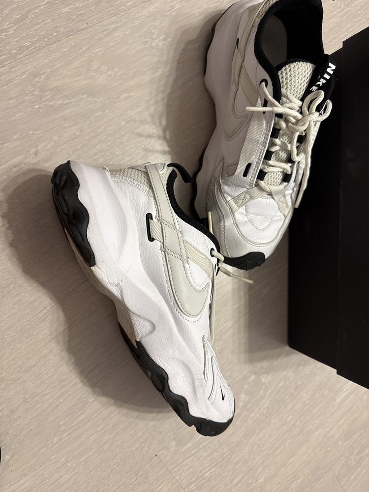Nike оригинални пролетнни обувки