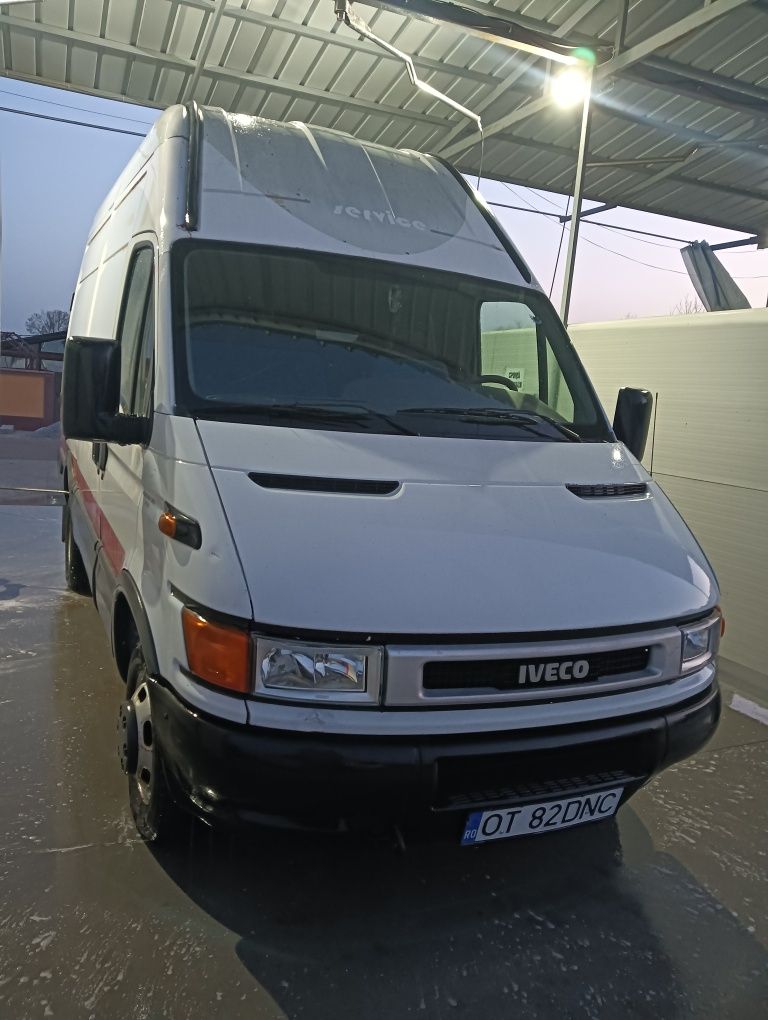 Vănd dubă yveco dayly motor 2, 8  133 de cai