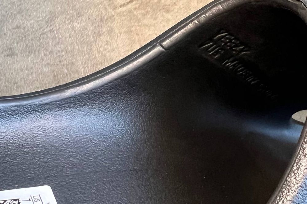 ADIDAS Yeezy Slide Black