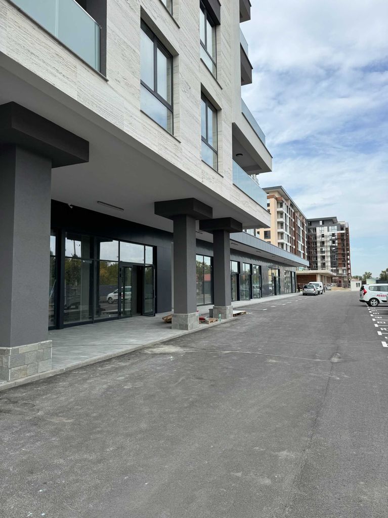 Продава се Двустаен апартамент в Пловдив, Христо Смирненски - 70 кв.м за 1822 €/кв.м - Снимка #2