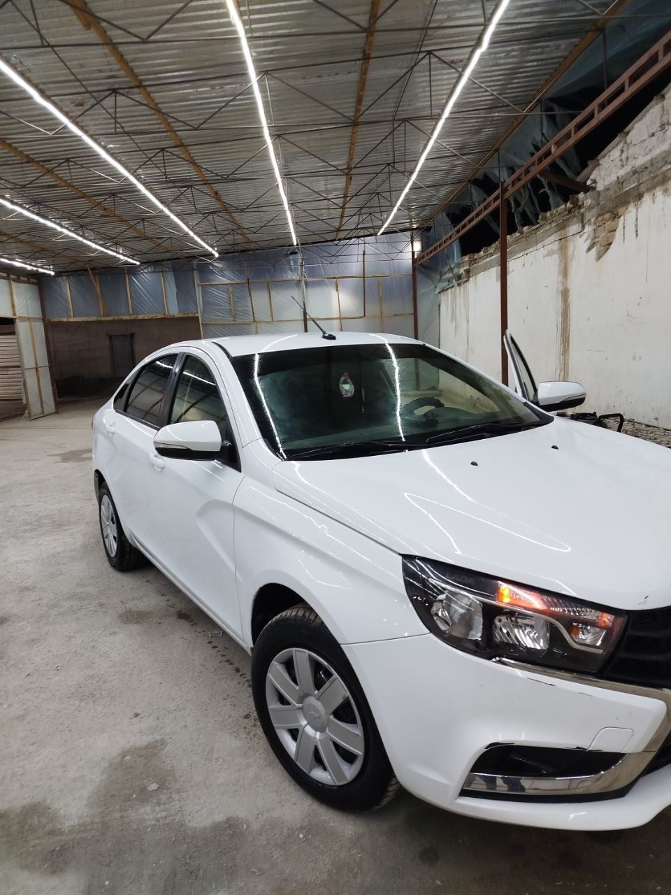 Lada Vesta sotiladi yili 2019 metan gazlari bor holati alo
