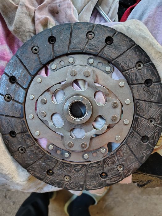 Притискателен Диск  и Феродов  за 1.9 105 коня Транспортер Т5