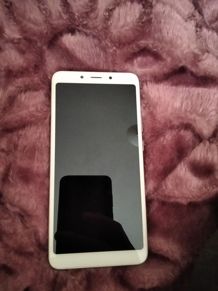 Redmi 6A telefoni sotiladi. Xolati yaxshi.