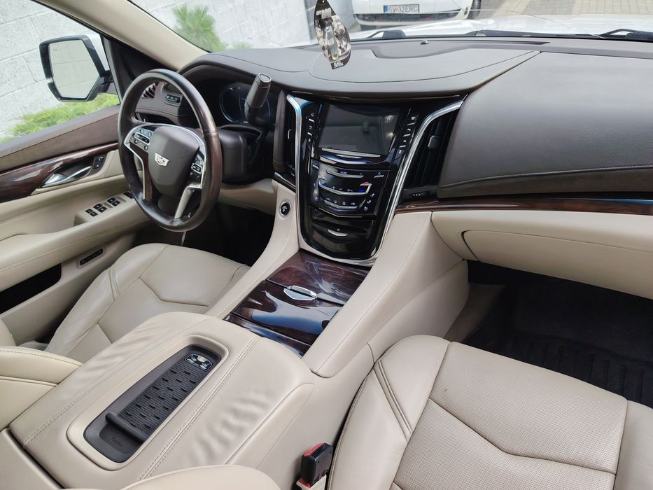 Cadillac Escalade 2017 full   variante  schimb